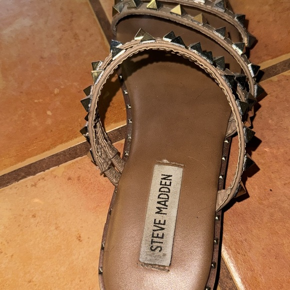 Steve Madden Women Skyler Tan Sandals. Size 6.5. - Picture 4 of 4
